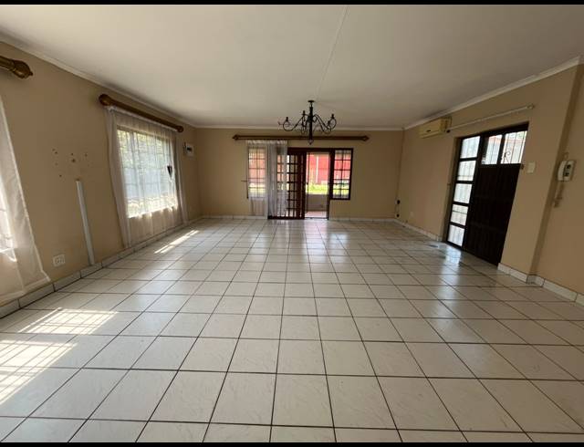2 BEDROOM FREESTANDING TO LET IN BELLAIR